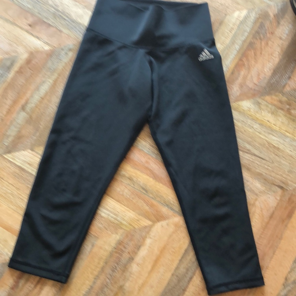 Like New, Adidas cropped leggings size XS